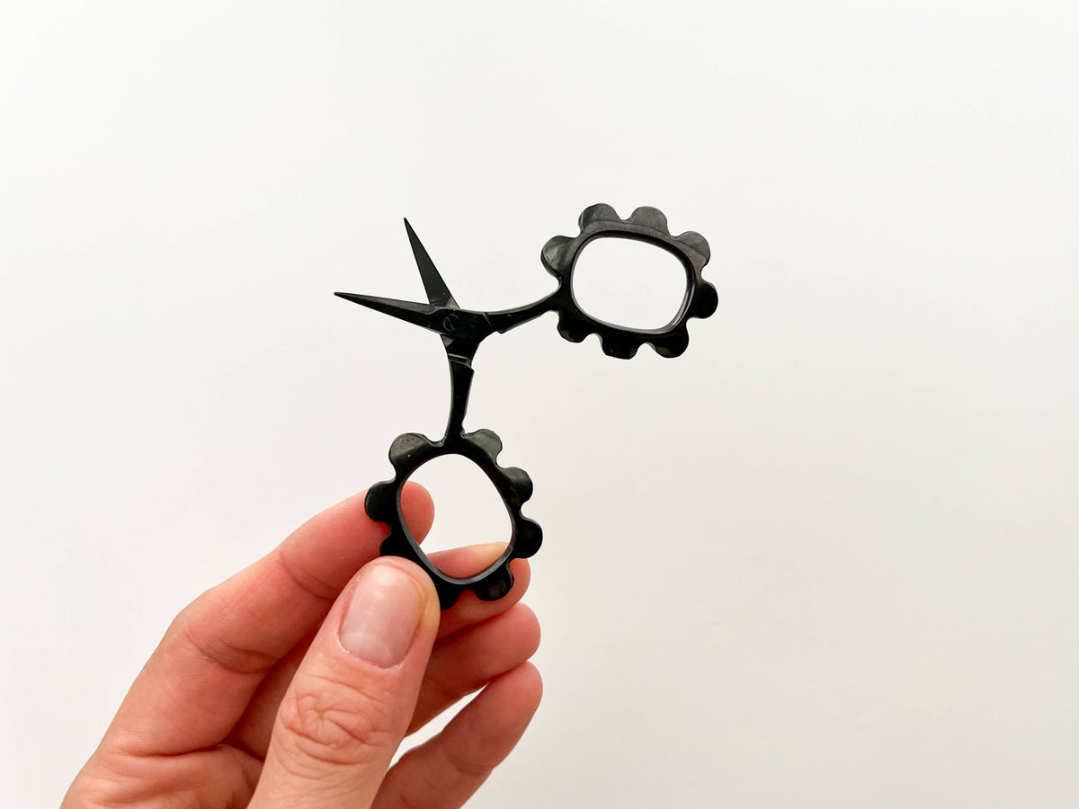 Small Black Flower Scissors