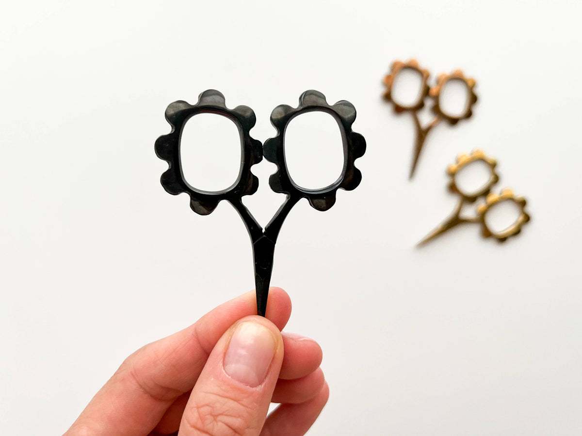 Small Black Flower Scissors