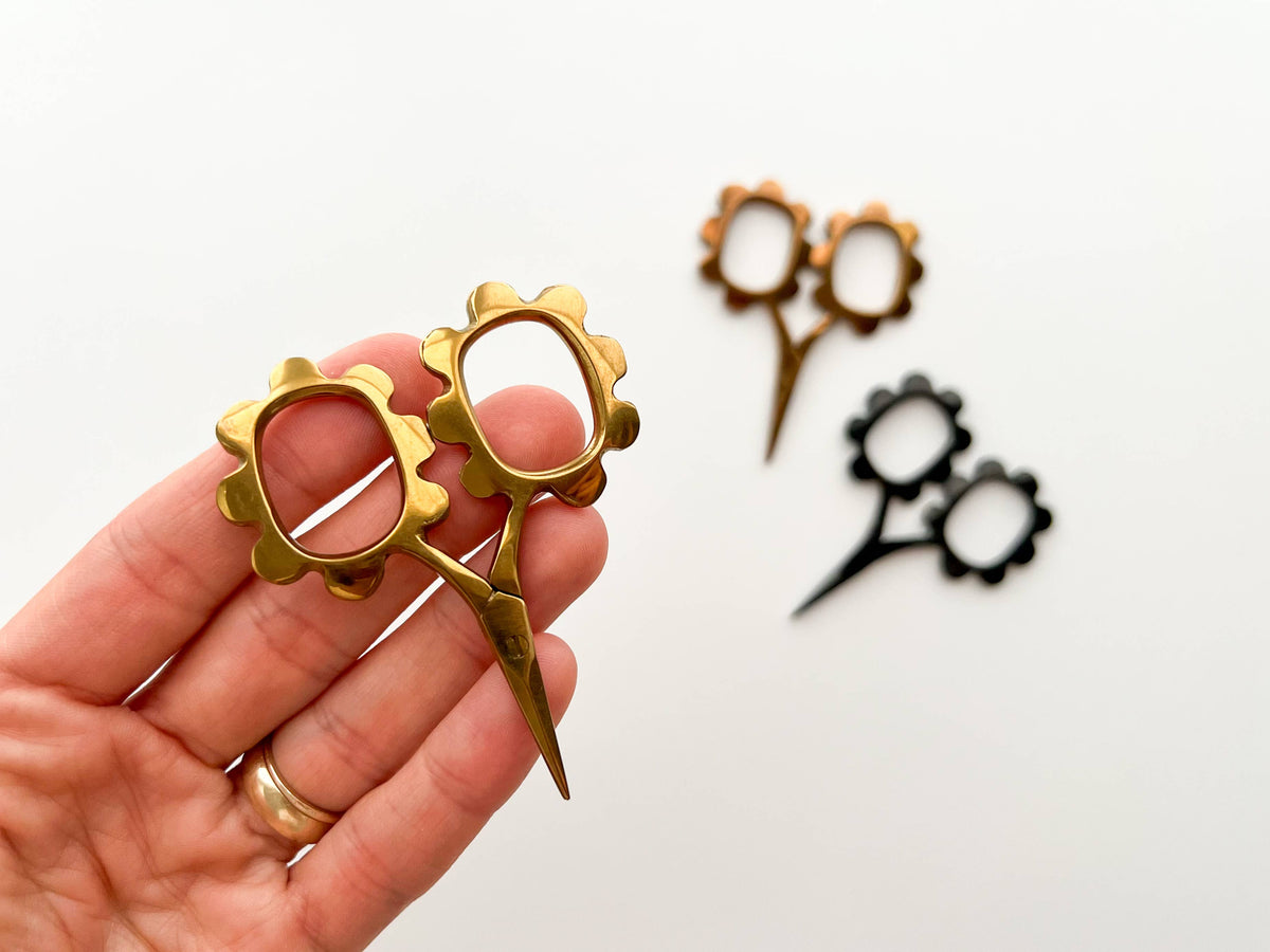 Small Black Flower Scissors