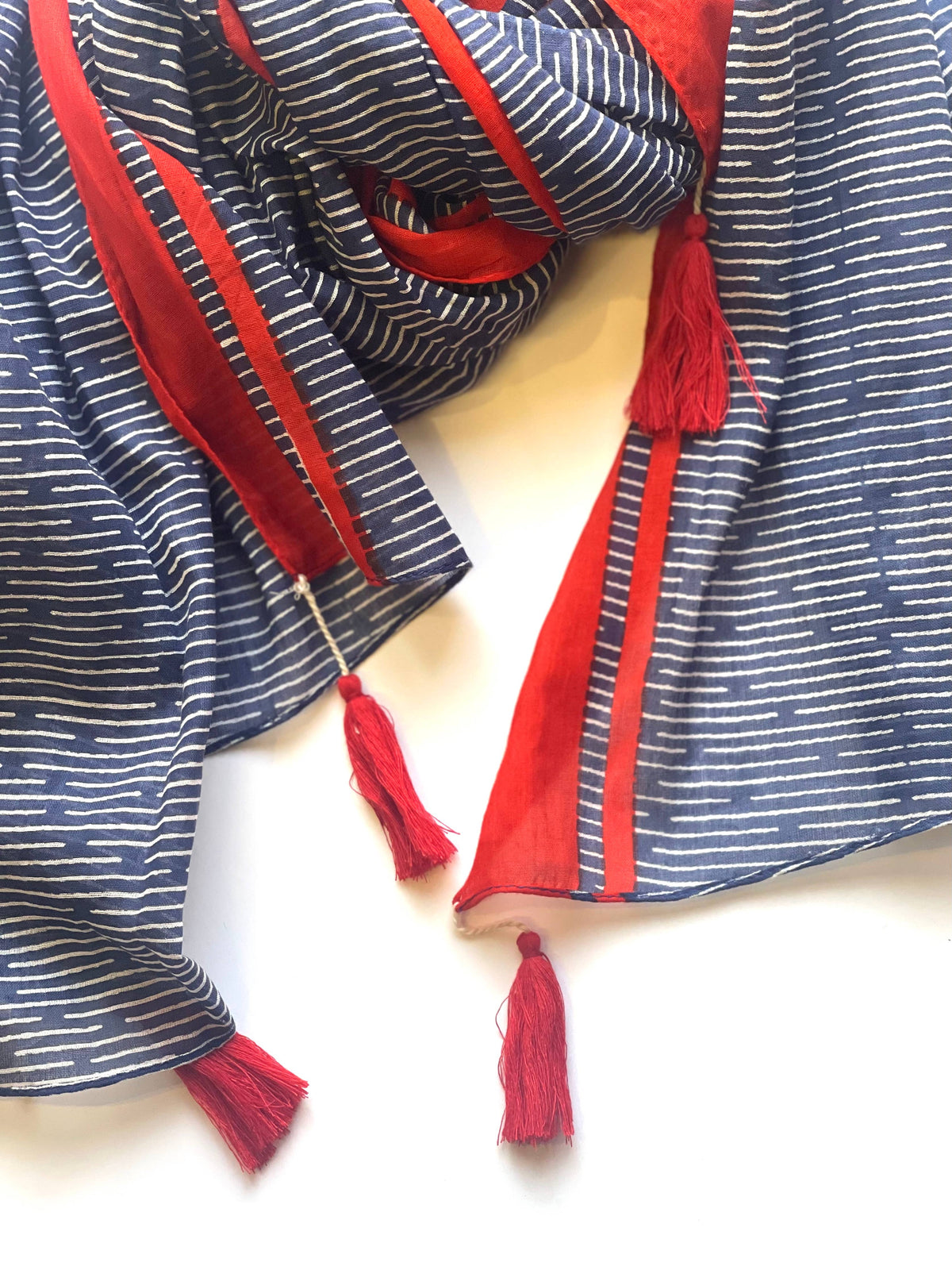 Del Sol Tassel Cotton Scarf Navy: Navy