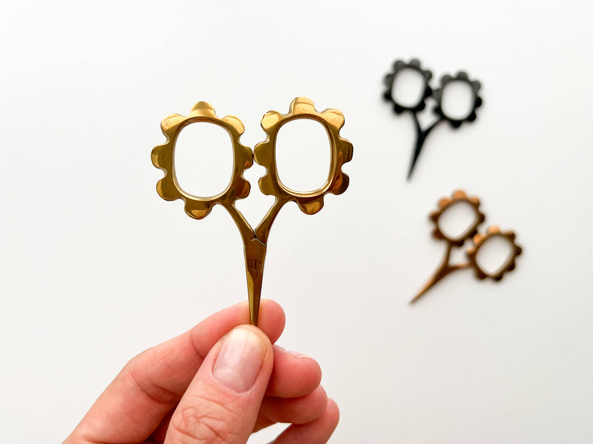 Small Black Flower Scissors